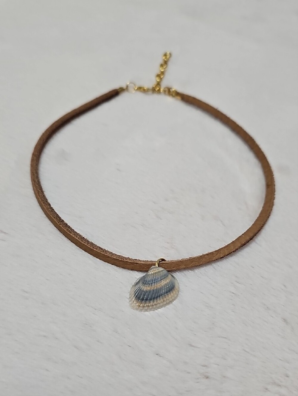 Handmade Seashell Choker – Brown Leather & Gold Toned Hardware